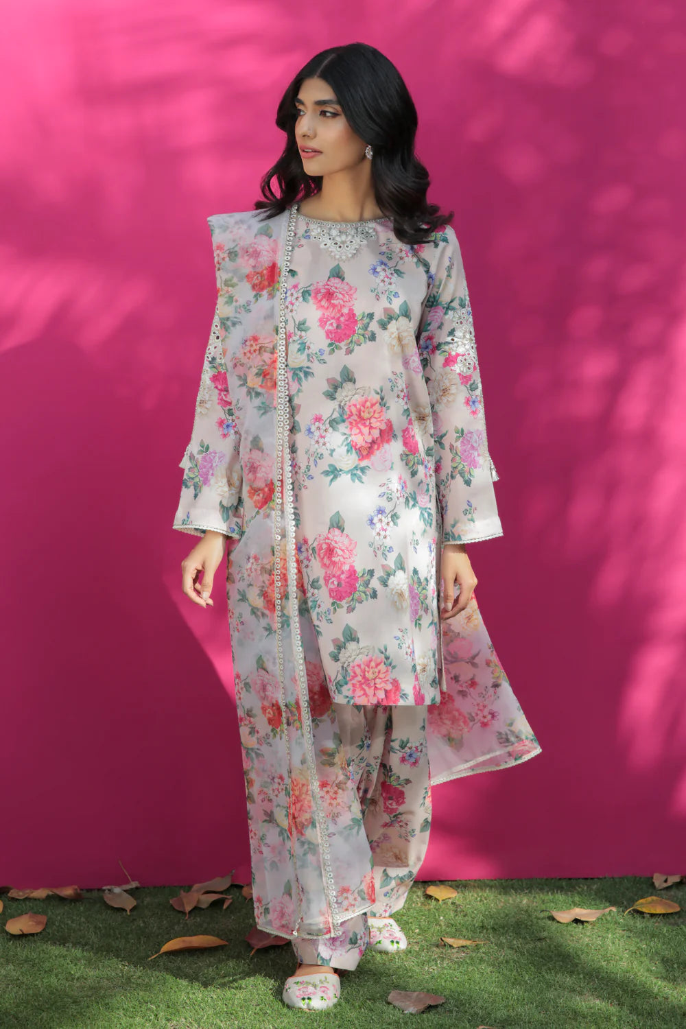 BAROQUE-EMBROIDERED LAWN UF-191