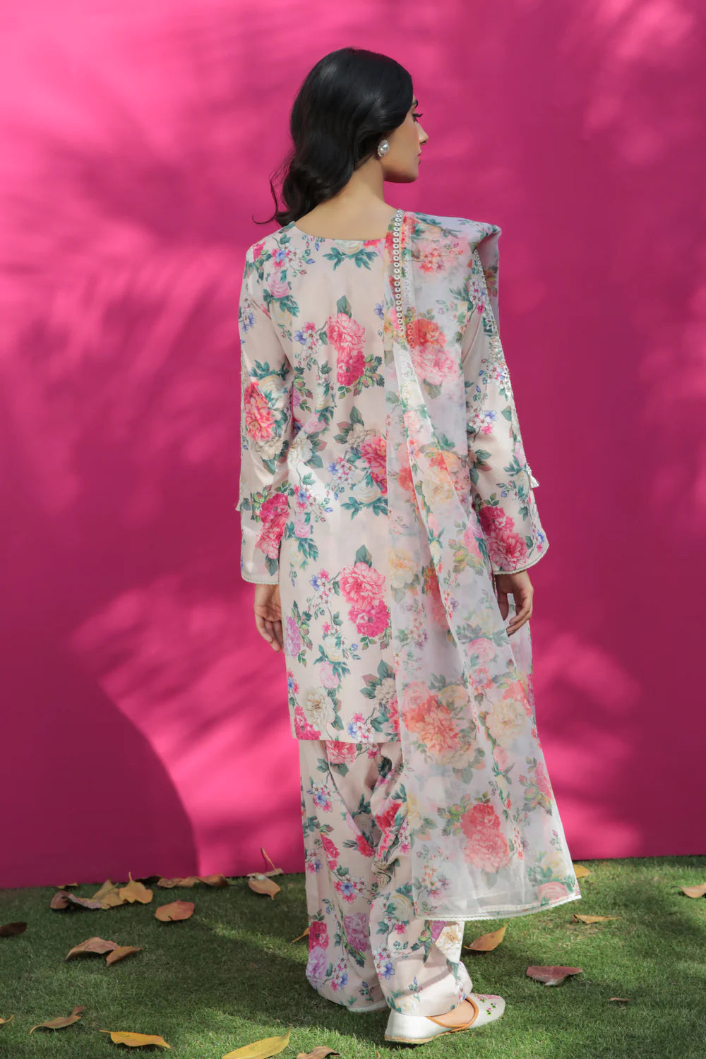 BAROQUE-EMBROIDERED LAWN UF-191